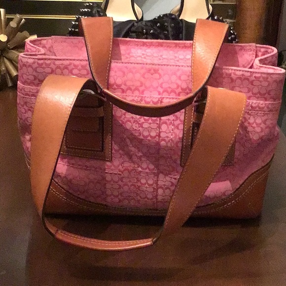Preloved Coach bag pink canvas and patina leather very structure bag - Picture 3 of 7